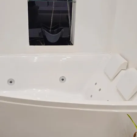 Palmhouse Con Jacuzzi Apartment